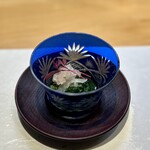 美味いもん屋 わ多なべ - お浸し時々グズグスの店あるけど、ココはすごくちゃんとしてたし、上に軽く乗ってる刺身も昆布〆にしてあって仕事めっちゃしてある！素晴らしい！