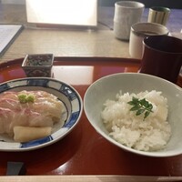 京都和久傳 - 　　鯛黒寿し　　　　　　　　　たけのこご飯