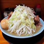 ラーメン 盛太郎 - チャーシュー麺1,100円（野菜マシマシ、薄味）