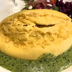 チャコールバル ジュ - オムライスジェノベーゼソース