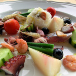 acca - 牛窓産の魚介とフルーツを使った前菜