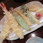 蕎麦 しらいし - 【海老と旬の野菜の天ぷら】②