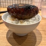 肉と酒 はじめ - ✅200g鉄板焼ハンバーグ¥1.300！
　※ダブル400gは¥1.800
　※ランチはご飯、牛骨スープ、キャベツ千切り
　　明太子、漬物が食べ放題♪
　※現金払いのみ