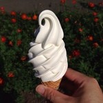 バーンズ - 濃厚ミルクソフトクリーム　340円