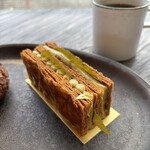 bonieu - ピスタチオと桜の葉のミルフィーユ