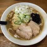 中村屋総本山 - 煮干しそば　中　900円　玉ねぎ　100円