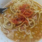 ラーメン 鷹の目 - ラーメン小豚無し麺300ｇ880円、一味で味変(2025.3.23)