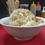 ラーメン 鷹の目 - ラーメン小豚無し麺300ｇ880円、真横(2025.3.23)