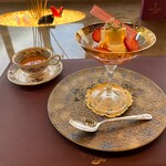 トゥ・ラ・ジョア イズム - 