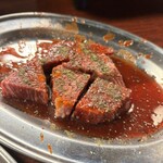 焼肉 一力 - ヒレ角切り　赤ワインに浸ってます♪