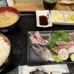 魚屋食堂 魚吉三平 - 