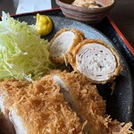 とんかつ とん吉 - ニンニク巻揚げ