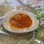 大正軒ラーメン - やや甘めの半熟