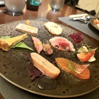 炭焼きステーキとワインobiobi - 