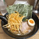 せい家 - ラーメン並盛り太麺+4種盛り