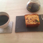 カフェ ド ハナエ - ケーキセット パウンドケーキ