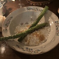il tram - グリーンアスパラとポーチドエッグとチーズ