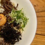 麺屋 だいくう - 混ぜそば　左