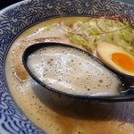 スープはいろんな旨味が凝縮しててヤバイです！！