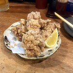 寿司と焼き鳥 大地 草加店 - 鶏の唐揚げ。
