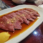 昭和焼肉 かたの - ★★ハツ刺し