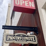 パントリー コヨーテ - 看板
