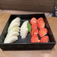 三田ばさら 本店 - トマト・玉ねぎ