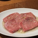 王道焼肉 豆だいふく - 特選厚切りタン塩