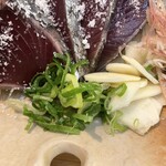 漁師酒場あらき バルチカ03店 - 一推しのカツオ藁焼き塩