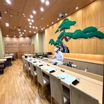 久屋 江戸久 - 明るい店内