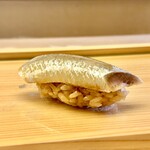 鮨おばな - 酢締めの鰯です　