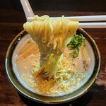 旬采 zio - 鶏そば の麺(細ちぢれ麺)