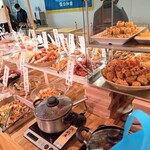 漁港食堂 - 揚げ物酢の物煮物カレー