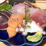 またあした - おさしみ気まぐれ5点盛り、アップ。