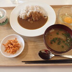 トーコーキッチン - カレー 副菜、豚汁 納豆 生卵