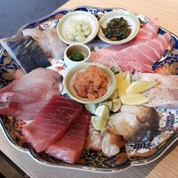 焼うおいし川  六本木凛華楼 - 本日の魚たち