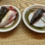 かぶと - 左が天然　右が養殖　元気が全然違う