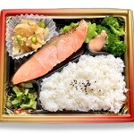 おふくろさん弁当 - お昼のお魚弁当　800円