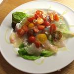 ストーリア - 鮮魚のカルパッチョにはトマトもたっぷり。