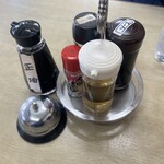 信栄食堂 - テーブル上