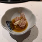 博多水炊き・鶏すき鍋 西新初喜 - 突き出し…、相撲じゃなくて(笑)