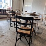 torse - 大きな窓から自然光が差し込み良い感じ❤︎