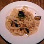 【ランチ】茄子とツナの和風パスタ（サラダorプチドルチェ＋１ドリンクつき）：１０８０円（税込）【２０１４年７月撮影】