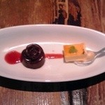 【ランチ】プチドルチェ（左：チョコ・右：チーズケーキ）【２０１４年７月撮影】