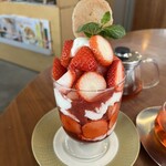 イートリー サン - いちごがたくさんで幸せ(๑˃̵ᴗ˂̵) でもサッパリしてるんで食べやすいです(๑>◡<๑)