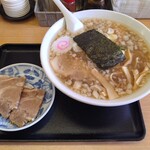 めんや縁 - 煮干しらーめんこってりチャーシュートッピング