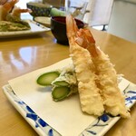 天ぷら よこい - ●二皿目
                                ・長野県産アスパラガス
                                ・海老