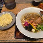 スープカレー トレジャー - 揚げチキンスープカレー　1530円