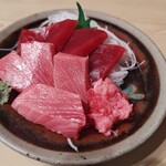 源八 - マグロ尽くし。