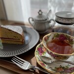 焼菓子店 ロワゾブル - カップも美しい